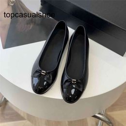 Chanells Shoes Dress Women Fashion Leather High Heel Metal Buckle Letter Wedding Party Business Casual Flat Shoes 06-023