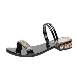 Slippers Women Slipper Sandals Summer Fashion Elegant Non-Slip Crystal Luxury Ladies Rhinestone Low Heels Slides Shoes H240328D5SH