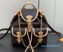 2024 pockets with a chain trim to switch carrying mode Fashion Bags