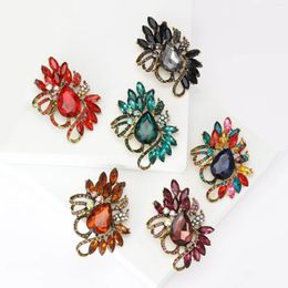 Brooches Beaut&Berry Vintage Crystal Flower For Women Unisex Plant Pins Multi-colour Available Casual Party Accessories Gifts