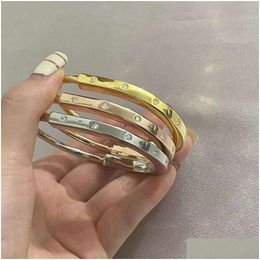 Bangle Designer Jewelry Co High Version V-Gold Lock Bracelet For Womens New Style Light Luxury Fashion Half Diamond Fl U-Shaped Drop Otwfs