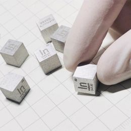 Miniatures 1cm Indium Cube Doublesided Engraved Periodic Phenotype Desktop Decoration