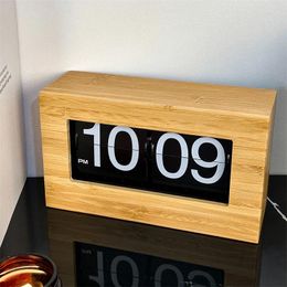 Table Clocks Nordic Simple Flip Clock Creative Wooden Automatic Page-turning Home Crafts Fashion Decoration