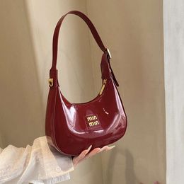 Stores Export Designer Shoulder Bags Lacquer Leather Bag for Women Crossbody Underarm Commuting High-end Fashion Versatile Letter Moon