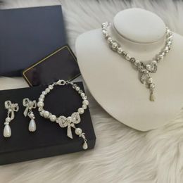 Perle di lusso con diamanti di alta qualità Collane con ciondolo per donna produttori di stile classico design completo del marchio vintage popolare258H