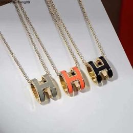 Titanium steel non fading H-letter necklace earring set with trendy brand light luxury oil drop 18k rose gold earrings necklace pendant