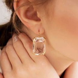 Charm Transparent resin pendant earrings suitable for womens bohemian fashion geometric square acrylic pendant earrings wedding jewelry Y240328