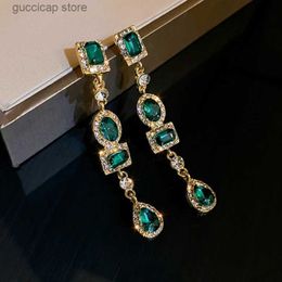 Charm Geometric Green Earrings for Women French Vintage Luxury Dangle Earring Long Style Temperament Jewelry Wholesale Girl Indian Y240328