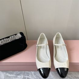 Dress shoes Women summer fashion temperament patent leather Mary Jane women's shoes light cut low with the same style of star shoes