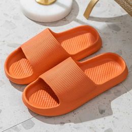 Slippers Summer New Hollow Lady Breathable Thick Sole Non Slip Women Shoes Comfortable Bathroom Casual Home Leak Water Slide H240328ZRHN