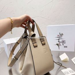 2024 Classic Loe Lady Hammock Spain Bag Designer Bags Purse New High-end Cowhide Hammock Casual 23*20cm Women Handbag Fashion Colours Tote 2FFO