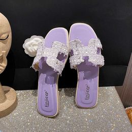 Designer Slippers Su Yinyin for women to wear in summer Fashionable and Personalised one-sided flip flops with flat bottoms casual sandals