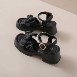 Sandals 2023 Summer New Open Pearl Button Belt Thick Sole Waterproof Platform for Womens Shoes H240328H87S