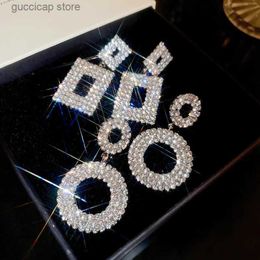 Charm Inlaid Rhinestone Circular Hollow Earrings for Women Fashion Luxurious Dangle Earrings Elegant High-end Wedding Jewelry Y240328