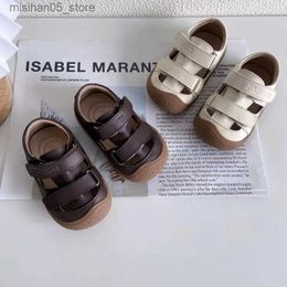Sandals Baby Sandals Solid Colour Childrens Beach Shoes Summer New Childrens Leather Goods Baby First Step Walker Q240328
