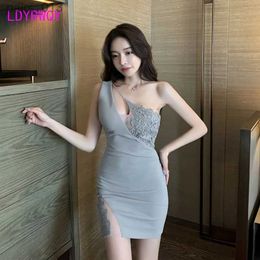 Basic Casual Dresses 2022 Sexy one-shoulder bodice and buttock wrap dress temperament lace hollow tight female night technician yq240328