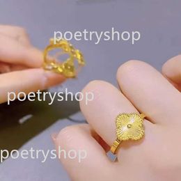 Band Rings 2023 Classic Engagement ring Fashion Shell Mother Shell Four-leaf Clover Ring High Quality 18k Gold Plated Designer Ring Luxury Jewelry