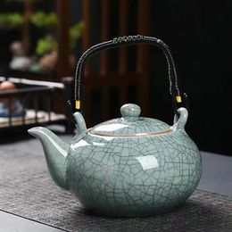 Vintage Chinese Style Teapot With Lifting Beam 650ml Mug Teapot for Tea Kettle Puer Tea Cup Set Teaware Pot Teapots Service Clay 240315