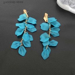 Charm Petal Tassel Earrings for Women Fashion Solid Colour Long Style Drop Earrings Temperament Luxury Designer Jewellery Y240328