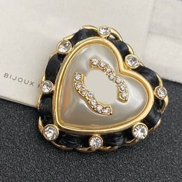 Luxury Fashion Designer Men Womens Brooch Pins Brand Gold Letter Brooch Pin Suit Dress Pins For Lady Specifications Designer Jewellery