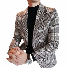 2022 Autumn Plaid Blazers Men Temperament Casual Busin Suit Jacket Wedding Groom Costume Homme Street Wear Social Dr Coat g5mS#