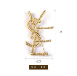20style Luxury Classic Brand Designer Letter Pins Brooches Unisex Gold Broochs Suit Pin Wedding Party Jewerlry Accessories