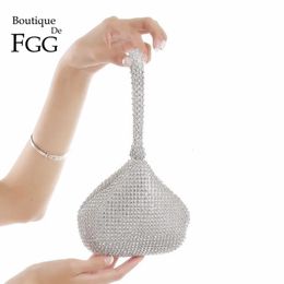 Boutique De FGG Sparkling Silver Diamond Women Mini Evening Clutch Wristlets Bag Bridal Wedding Party Crystal Handbag and Purse 240315