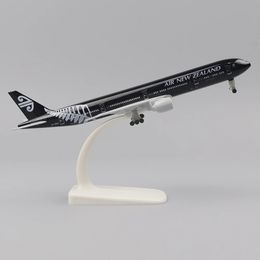 Metal Aircraft Model 20cm1 400 Zealand Boeing777 Replica With Landing Gear Alloy Material Aviation Simulation Boy Gift 240319