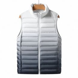 ultra Light Down Vests Men 90% White Duck Down Gradient Winter Vests Fi Portable Sleevel Waistcoat Homme Warm Parkas v38K#