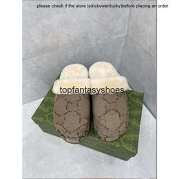 Closed Designer Fur Slippers Toe Sandals Luxury Furry Slides Home Fuzzy Flat Sandal Female Cute Fluffy flip flops for womens shearling slipper shoes size 36-43