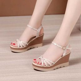 Sandals Hot selling thick soled leather leisure platform sandals for womens summer 2024 high heels wedge shoes office beach mother H2403283JIJ