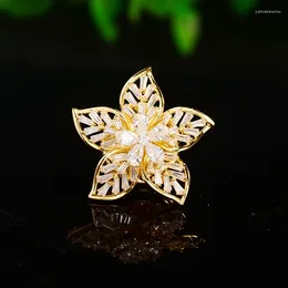 Brooches SUYU Women's Summer Fashion Flower Magnetic Buckle Brooch With Micro Inlaid Zircon Elegant Coat Accessory Pins