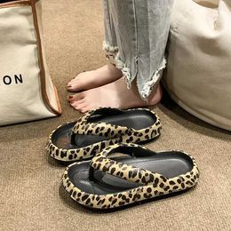 Slippers Fashion Leopard Summer Beach Shoes Casual Sandals Thick Sole Orthopaedic Slide Outdoor T-shaped Flip Clip Toe Womens H2403285FMR