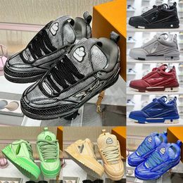 Designer di lusso da uomo Sneaker da skate Logo grande Motivo floreale Pelle grana tomaia Suola in gomma Sfilata di moda Nuove scarpe sportive da donna Moda Uomo Scarpe casual