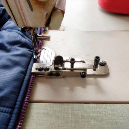 Machines Industrial Sewing Machine Zipper Clip, Aid for Upper Tool Presser Foot