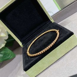 classic Van Clover bracelet Designer Bracelet V Gold Bead Bracelet Exquisite Rolled Beads Very Fashionable Ladies Popular Jewellery