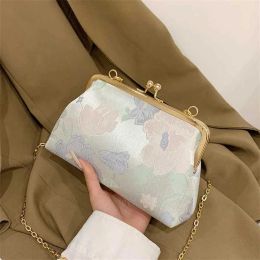 Top Shoulder Bags Chinese Style Designer Handbags Shell Tote Bag Clip Chain Ethnic Flower Single Fashion Dinner Crossbody Womens 240311