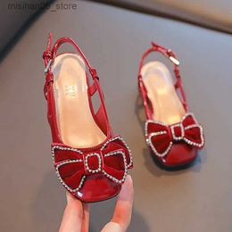 Sandals Summer New Girl Sandals Student Fashion Water Diamond Bow Childrens Party Princess Shoes Pu Leather Non slip Childrens Sandals G751 Q240328