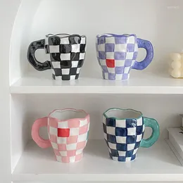 Mugs Nordic Elegant Hand Painting Checkerboard Porcelain Coffee Creative Handmade Irregular Ceramic Cups Unique Gift For Friends