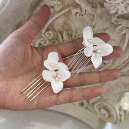 Hair Clips Elegant White Ceramics Flower Combs For Bride Wedding Simple Floral Pearls Headpieces Women Bridesmaids Party Jewellery