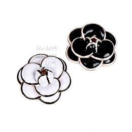 Pins Brooches High Quality Enamel Camellia Flower Designer Brooches For Women Lady Wedding Bridal Bouquet Brooch Dresses Pins Fashion Jewelry Party Gifts 2024