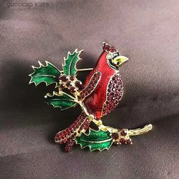 Pins Brooches 2022 New Christmas Series Festive Gift Enamel Painted Red Cute and Interesting Lucky Bird Brooch Y240329