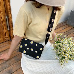 Shoulder Bags 2024 Elegant Printed Small Square Bag Fashion Daisy Female Wide Nylon Strap Messenger