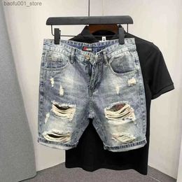 Men's Shorts Mens straight loose Korean fashion denim shorts hole summer five piece denim shorts Q240329