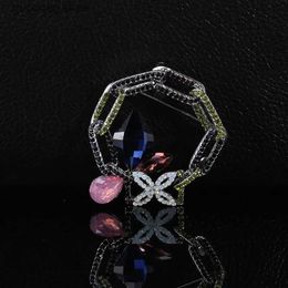 Pins Brooches Sexually Retro Fashion Chain Bow Crystal Brooch Exaggerated Style Super Sparkling Diamond Ring Luxury Rhinestone Brooch Y240329