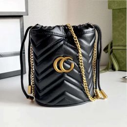 Designer Purse Women's Shoulder Bags Tether Rope Leather Bucket Crossbody Mini Phone Bag Wallet Designer90
