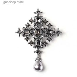 Pins Brooches Classic Baroque Rhinestone Imitation Pearl Retro Palace Brooch Mediaeval Temperament Badge Men/Womens Suit Clothing Accessories Y240329