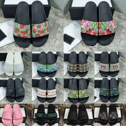 Designers Floral Slippers Rubber Slides Strawberry Sandals Platform Slipper Bee Flats Tigers Flowers Blooms Summer Home Beach Striped CW0NI#