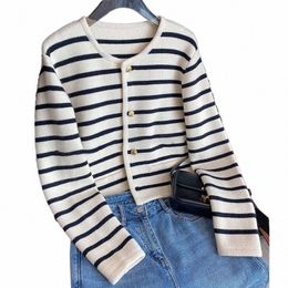 korean Fi Sweater Cardigan White Black Striped Knitted Sweater Women 2023 Winter Short Cardigan Lg Sleeve Cardigan Female g36T#