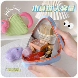 Storage Bags Portable Makeup Bag High Value Women INS Style Red Niche Travel Simple Advanced Mini Little Harbin Bathromm